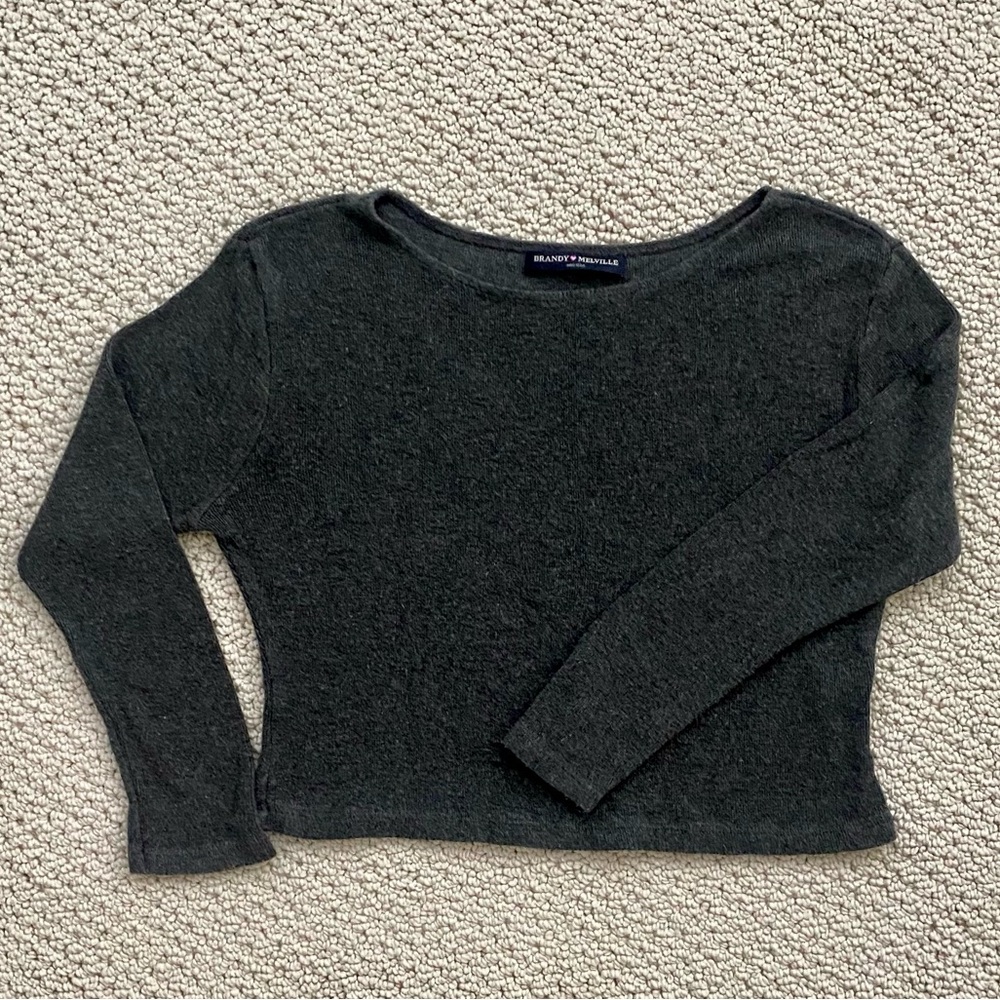 Brandy Melville Cropped 3/4 Sleeve Top